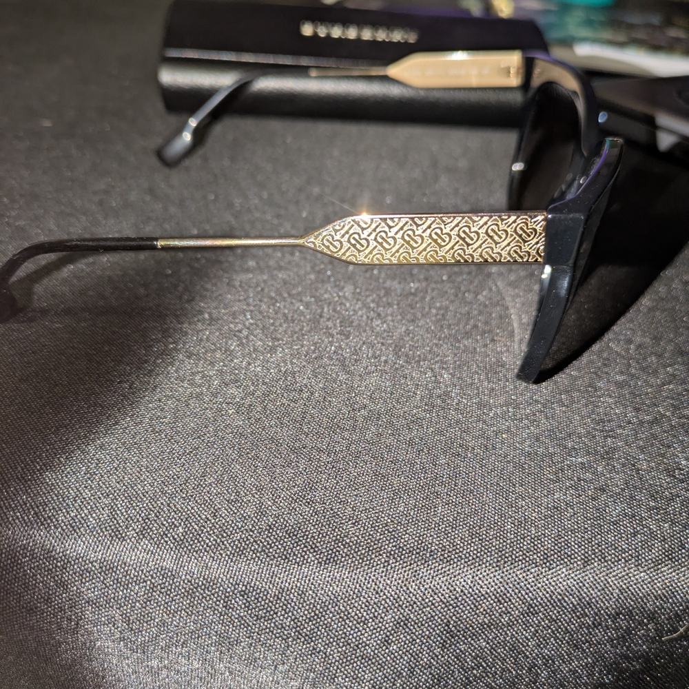 Burberry 4328 3001/11 Black Gold Sunglasses